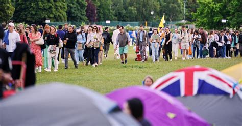 the queue at wimbledon|The Tennis ‘Pilgrimage’ to the Wimbledon Queue .